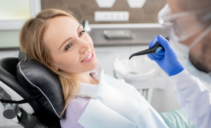 Wie Zahnreinigung professionell Ihre tägliche Mundhygiene verbessern kann